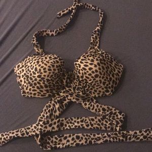 Never worn Victoria secret bikini top